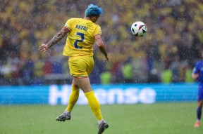 易游体育赛事中心-包含罗马尼亚队在比赛中奋力拼搏，成功逆转对手的词条