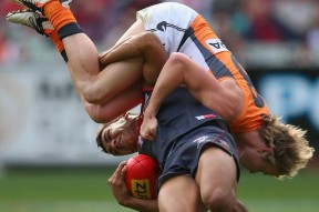 易游体育平台-球场上展现出的激情战斗让人难以忘怀英语