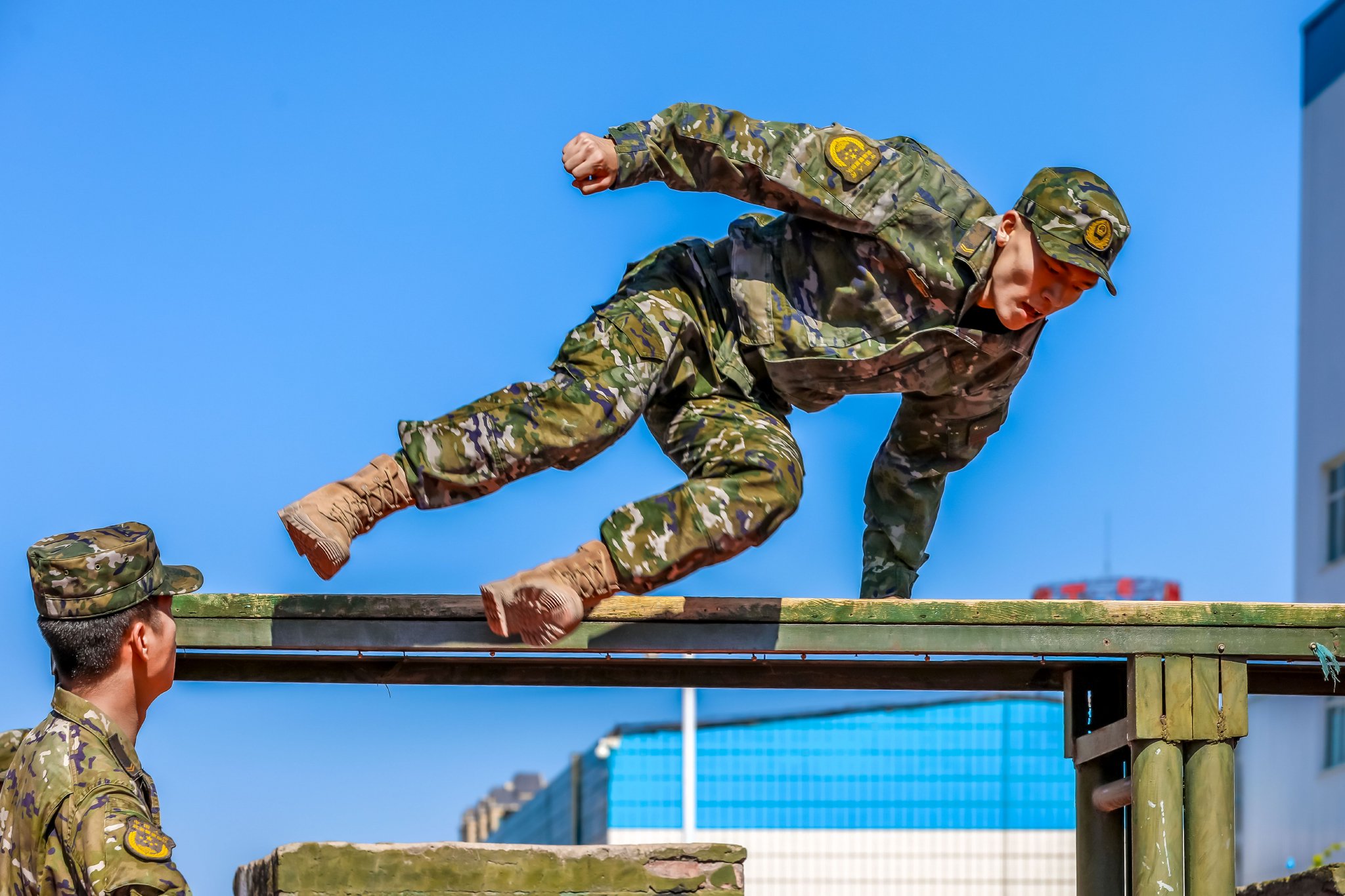 球队合练备战，全面提升球员体能技战术